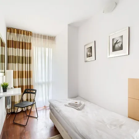 Homestay 404 Ursynow Warsaw